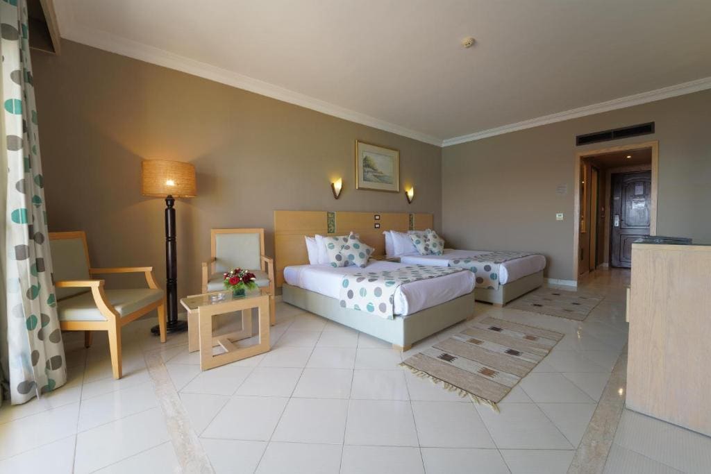 Superior Double or Twin Room room - Image 3