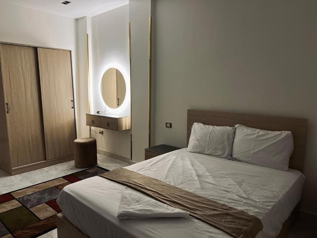 Superior Queen Room room - Image 1