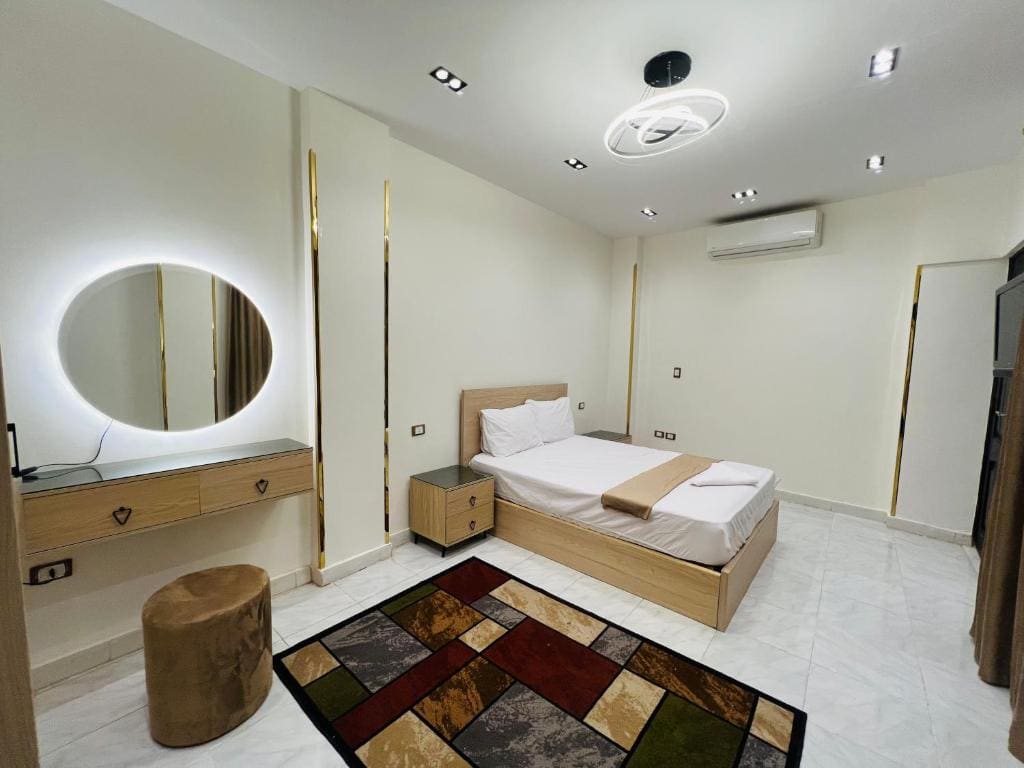 Superior Queen Room room - Image 3