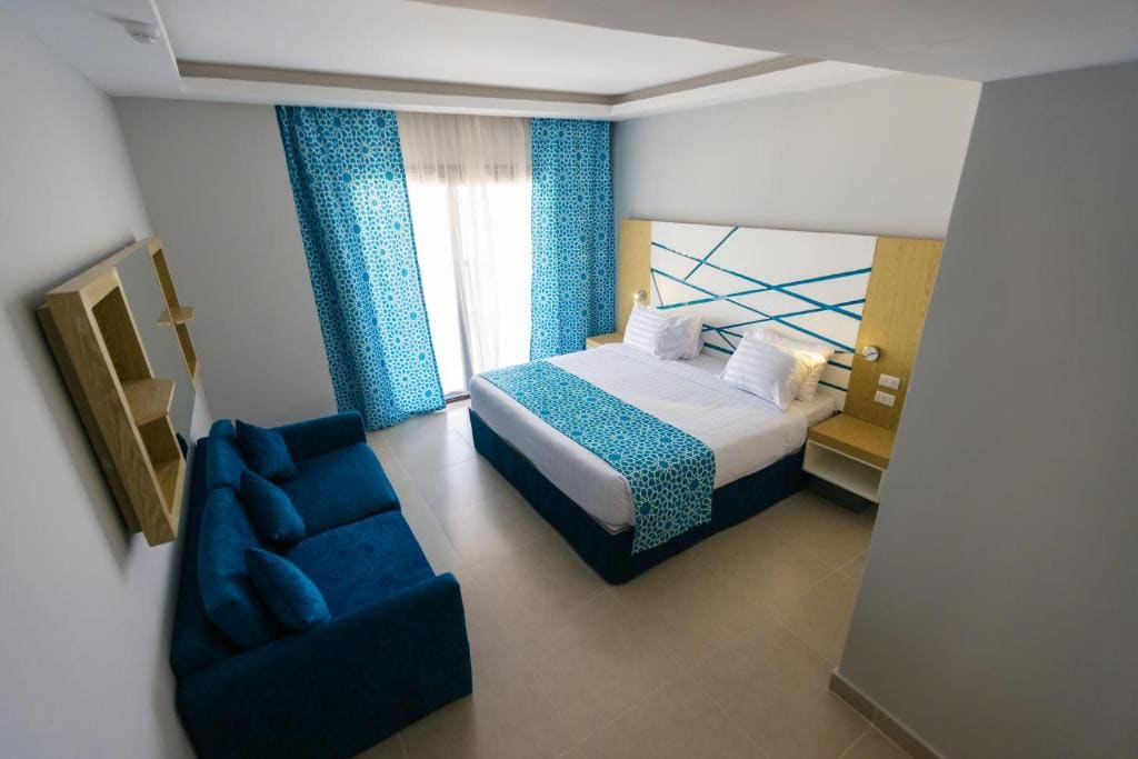 Suite with Sea View room - Image 2