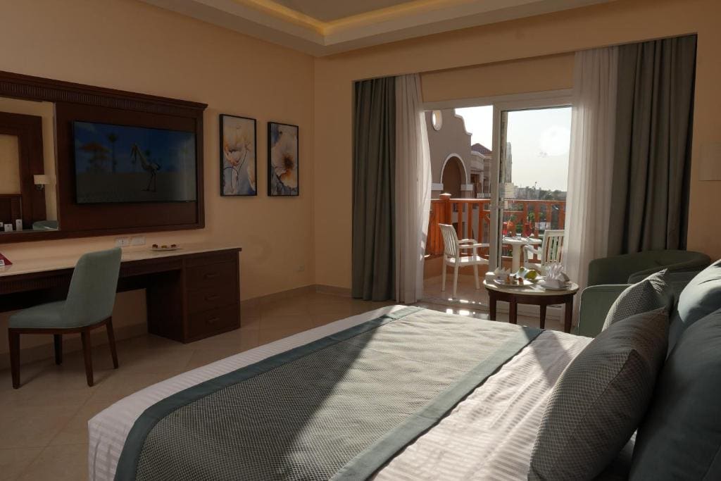 Superior Double or Twin Room room - Image 3