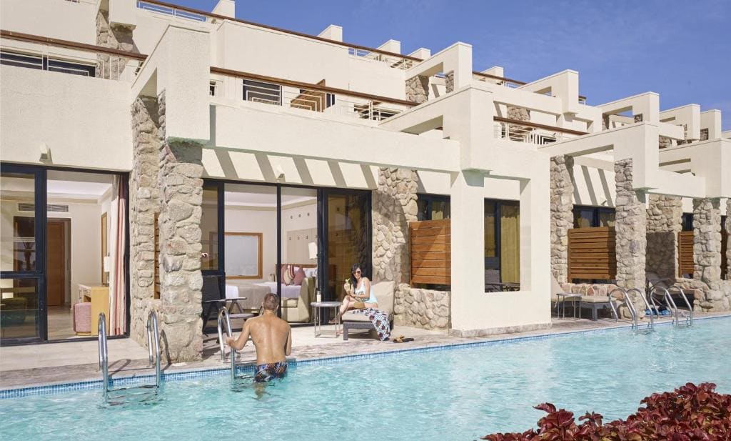 Swim-Up Room room - Image 3