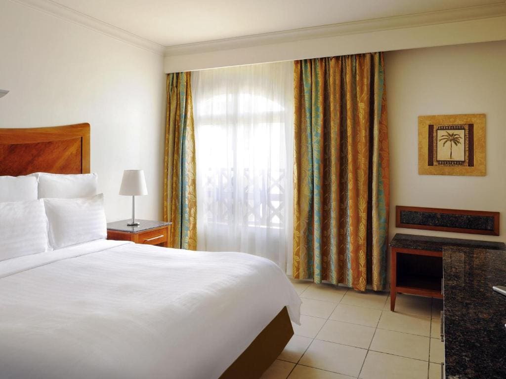 Superior King Suite with Sea View - Beach Side room - Image 2