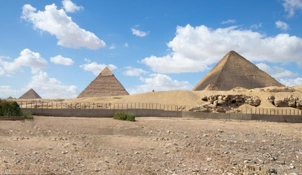 Deluxe Double Room With Panoramic Pyramids View room - Image 1