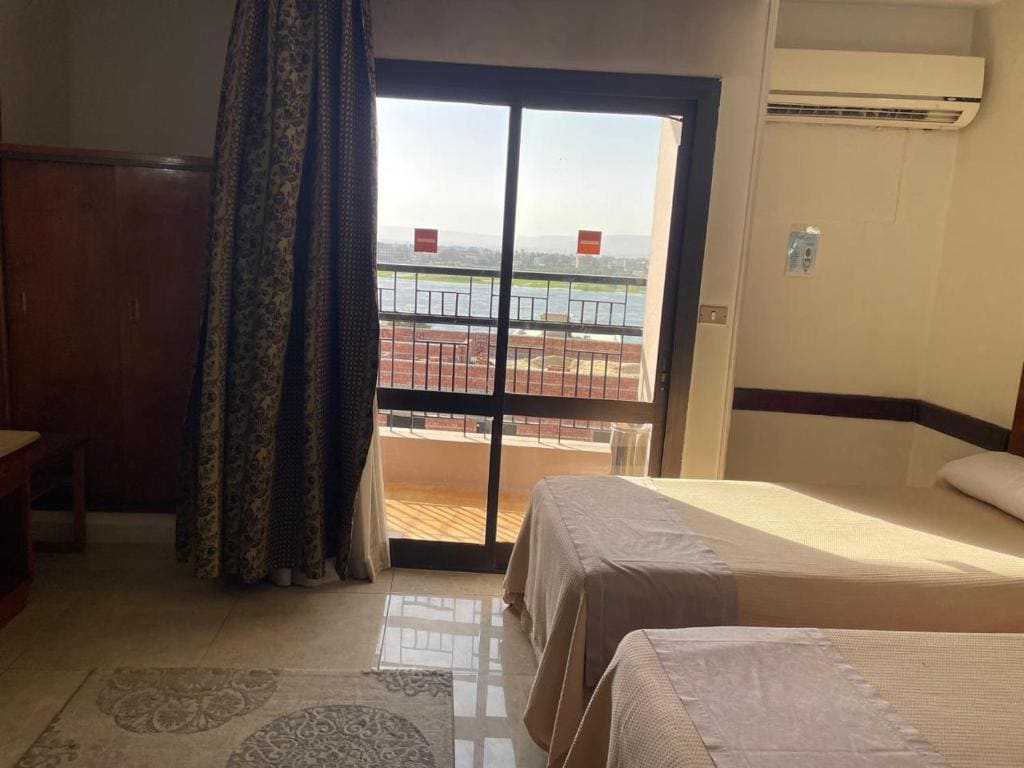 Standard Quadruple Room room - Image 1