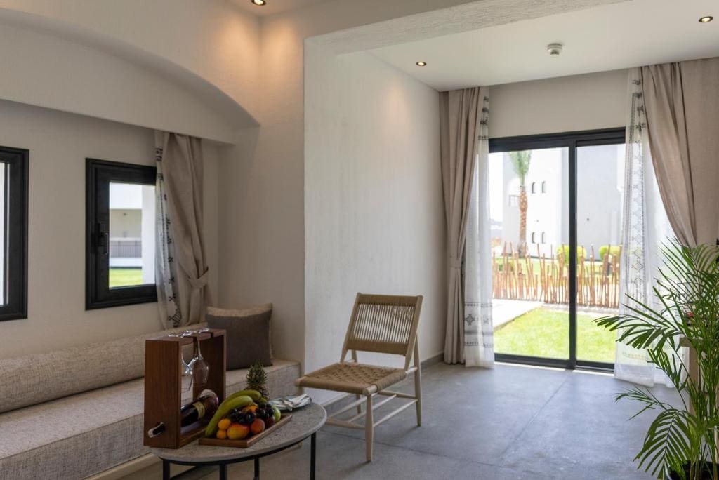 Junior Garden Suite room - Image 2
