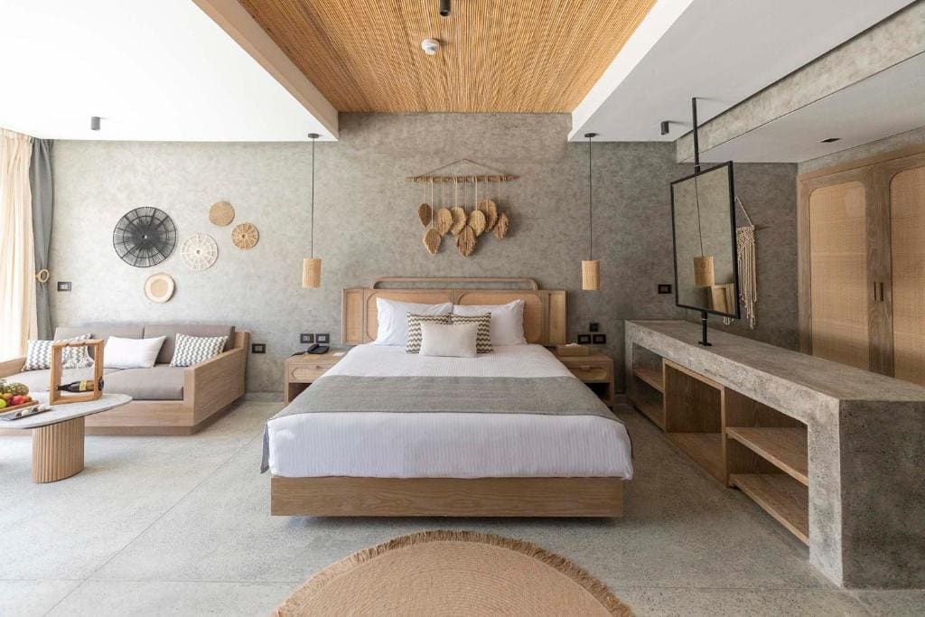 Royal Villa- Posh Club room - Image 2