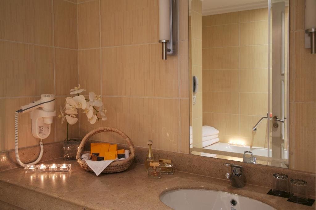 Room room - Image 3