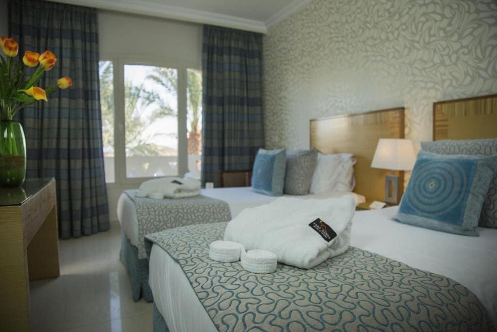 Room room - Image 1