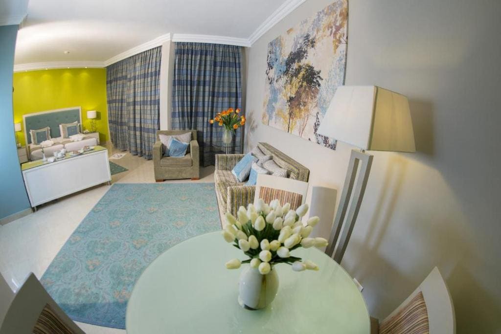Room room - Image 2