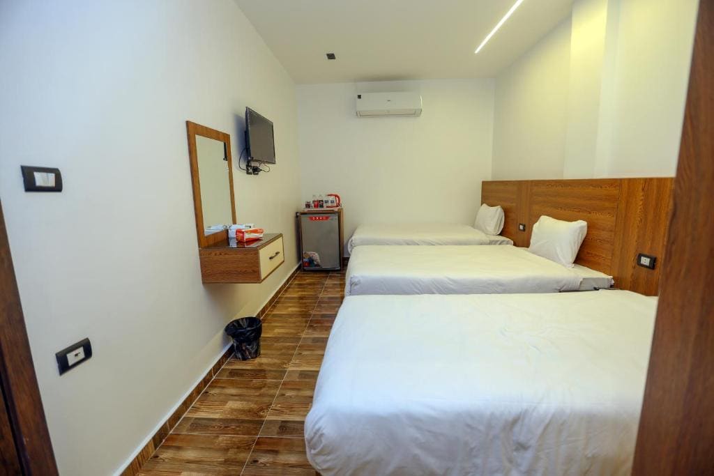 Quadruple Room room - Image 2