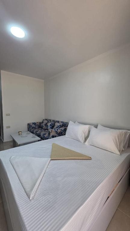 Double Room with Private Bathroom room - Image 3