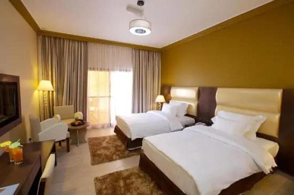 Deluxe Family Room room - Image 1
