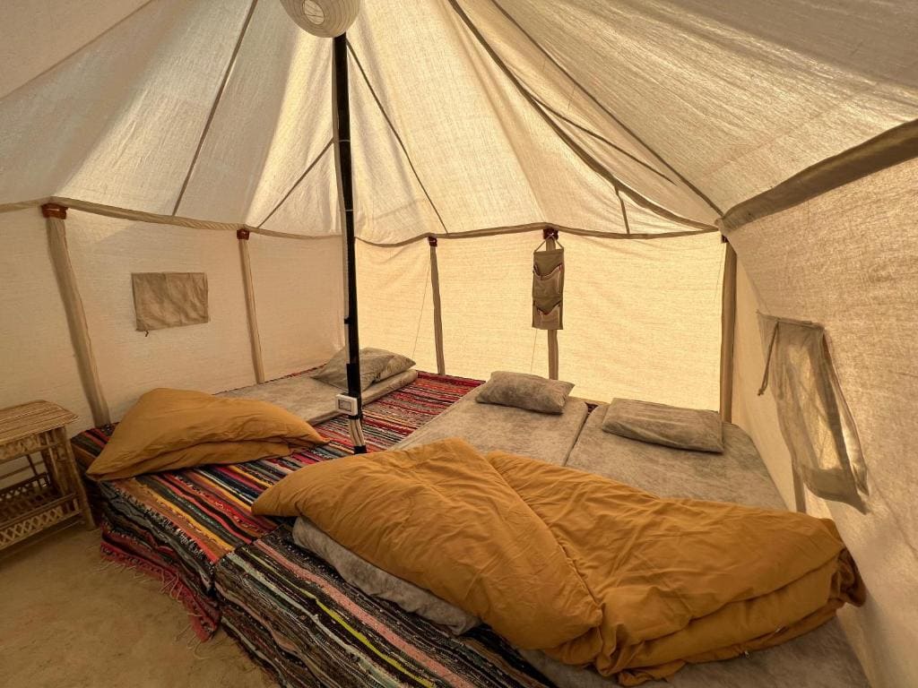 Tent room - Image 2