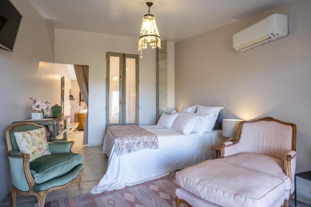 Suite with Garden View room - Image 3