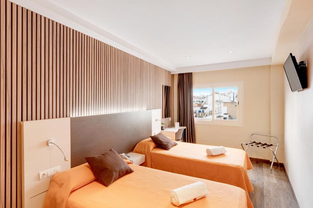 Double or Twin Room room - Image 3