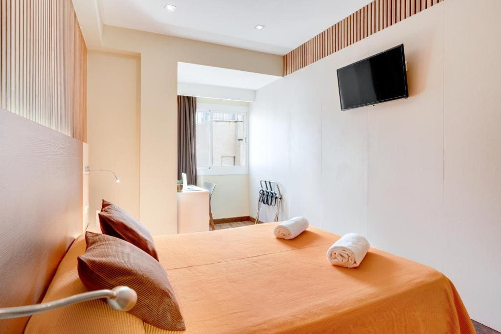 Double or Twin Room room - Image 2