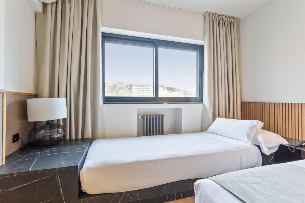 Standard Triple Room room - Image 2