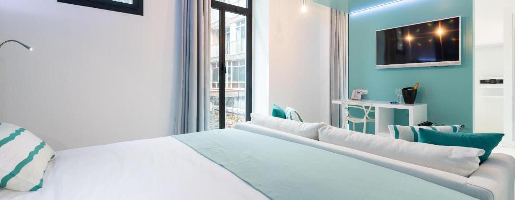 Suite with Balcony room - Image 3