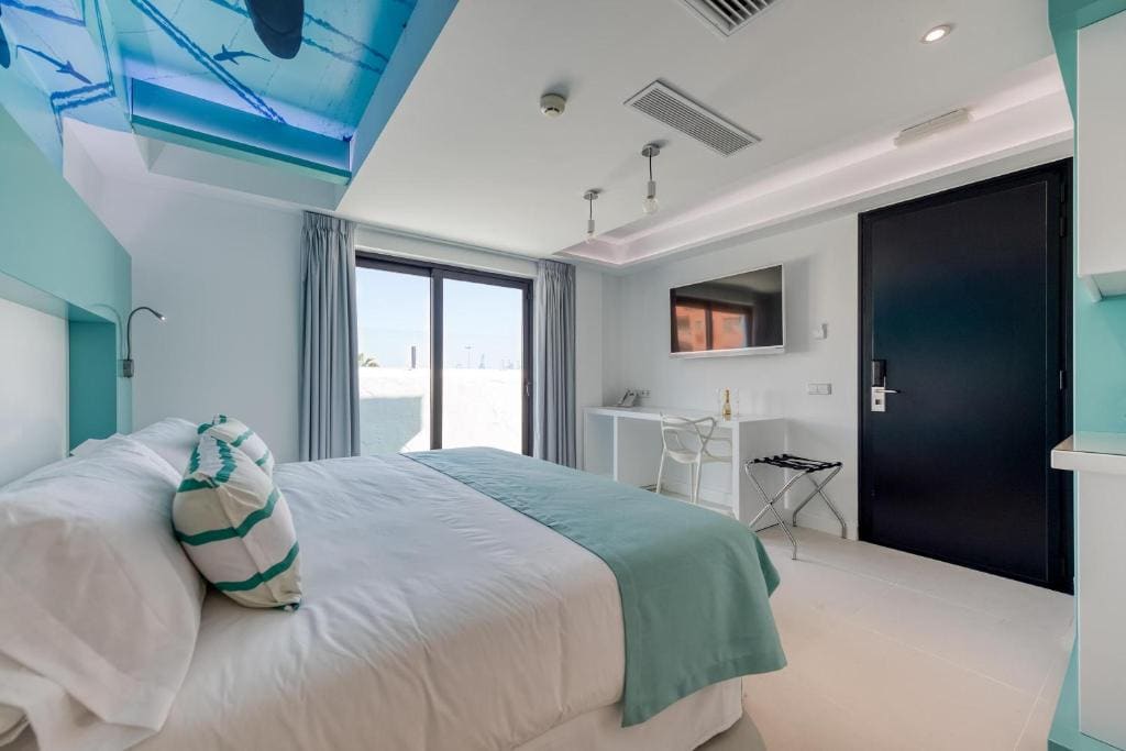 Suite Emblem room - Image 2