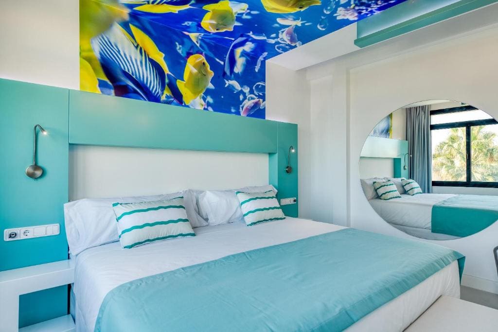 Double Room with Garden View room - Image 2