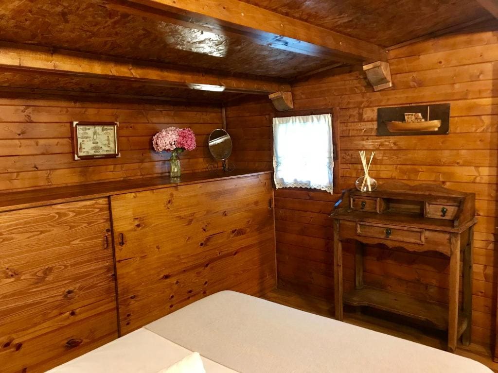 Bungalow room - Image 3