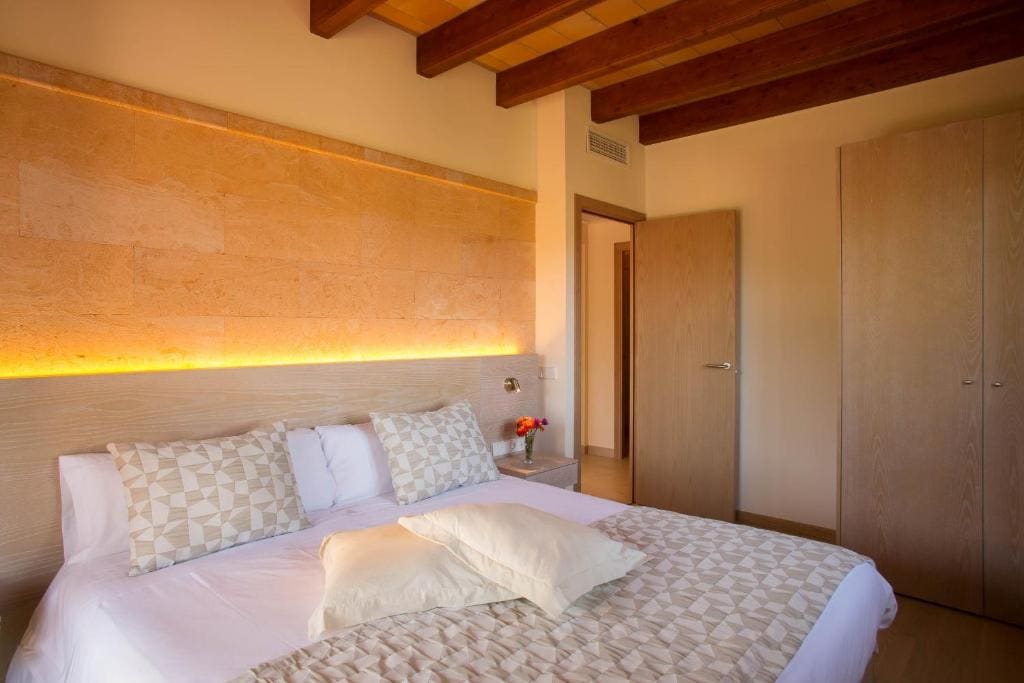 Two-Bedroom Apartment room - Image 3