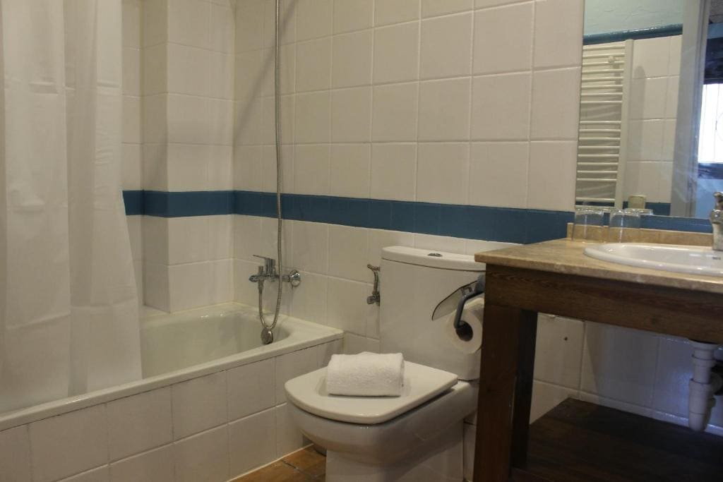 Standard Quadruple Room room - Image 2