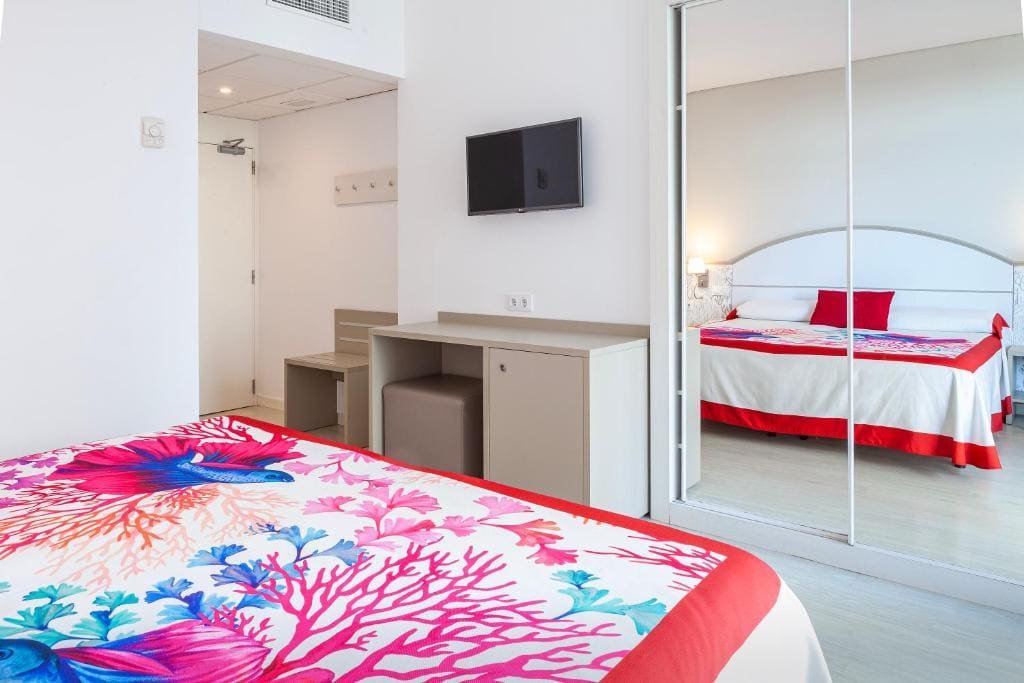 Double Room with Terrace room - Image 2