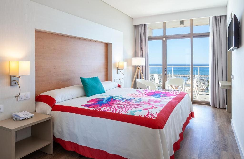 Double Room with Sea View room - Image 1