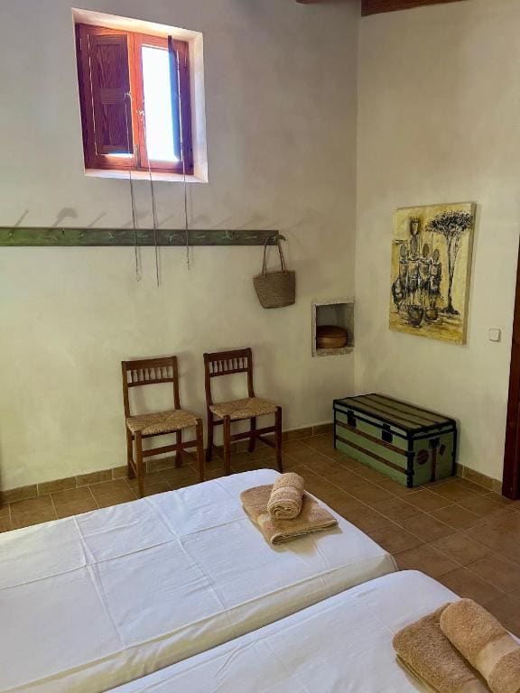 Room room - Image 3