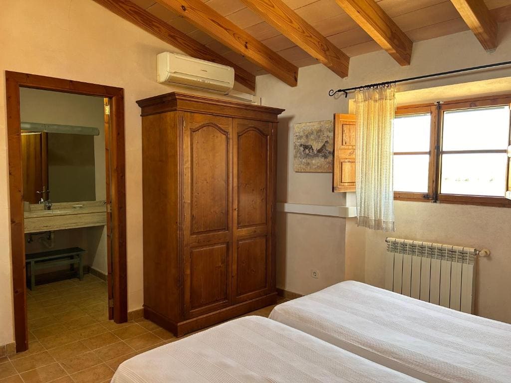 Room room - Image 1