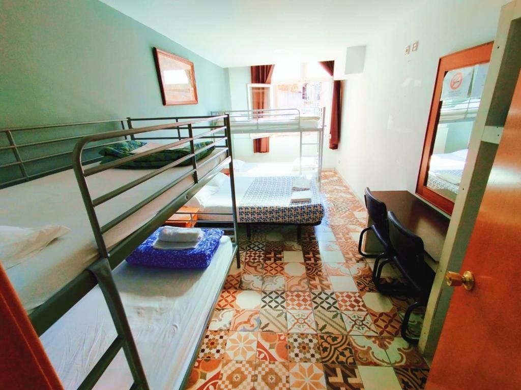Quadruple Room with Shared Bathroom room - Image 2