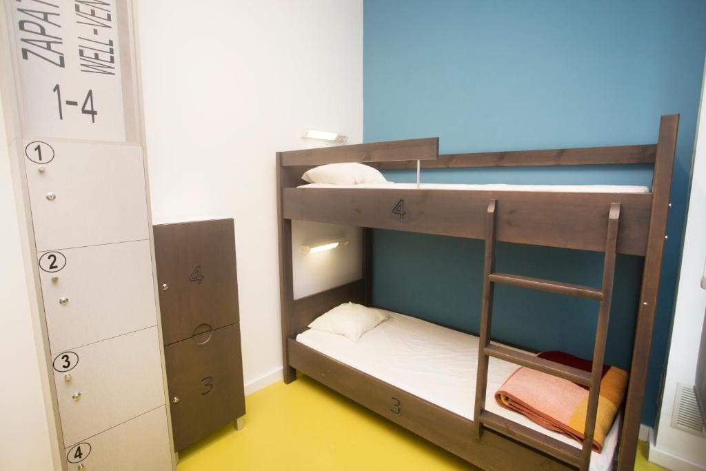 Mixed Dormitory Room room - Image 1