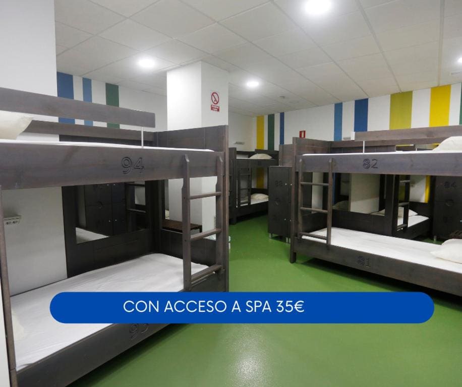 Mixed Dormitory Room room - Image 3