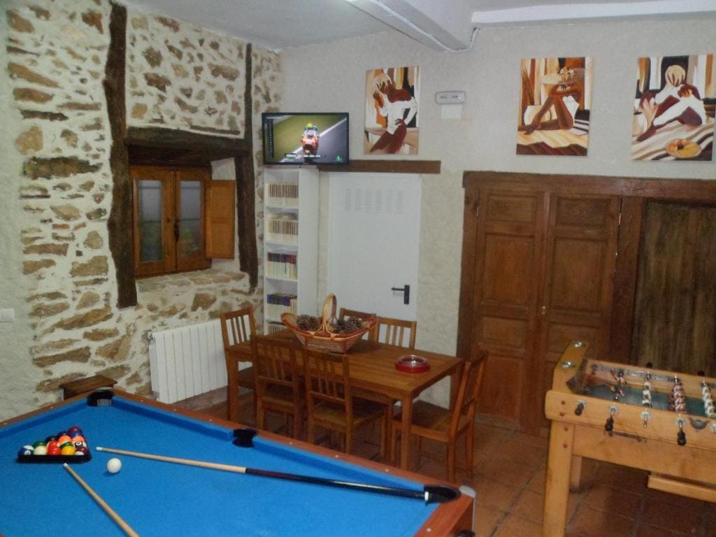 Three-Bedroom Apartment room - Image 1