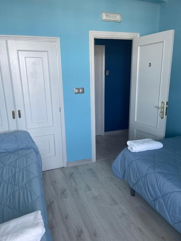 Double or Twin Room with Sea View room - Image 3
