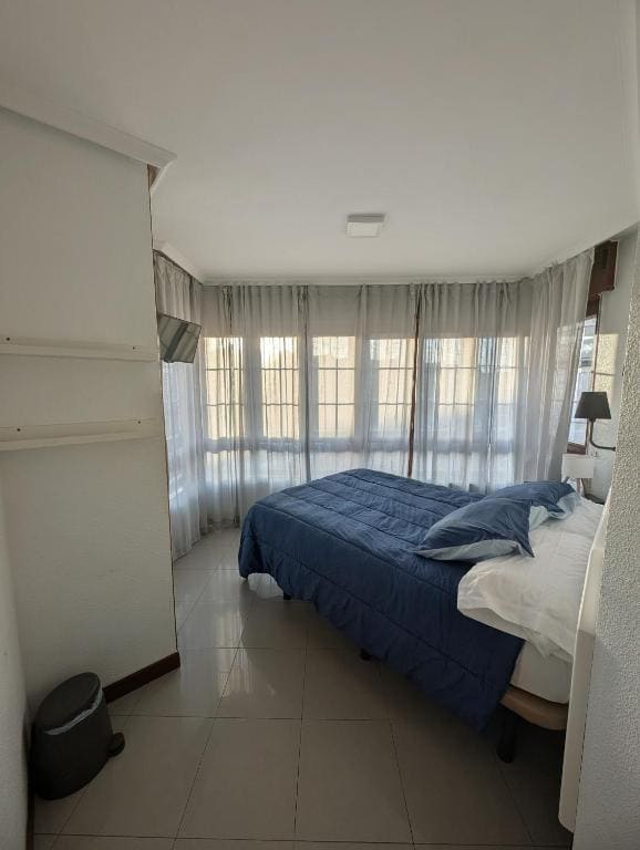 Double Room with Shared Bathroom room - Image 2