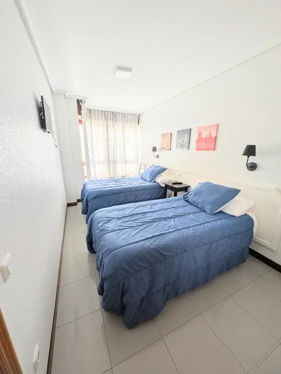 Twin Room with Shared Bathroom room - Image 1