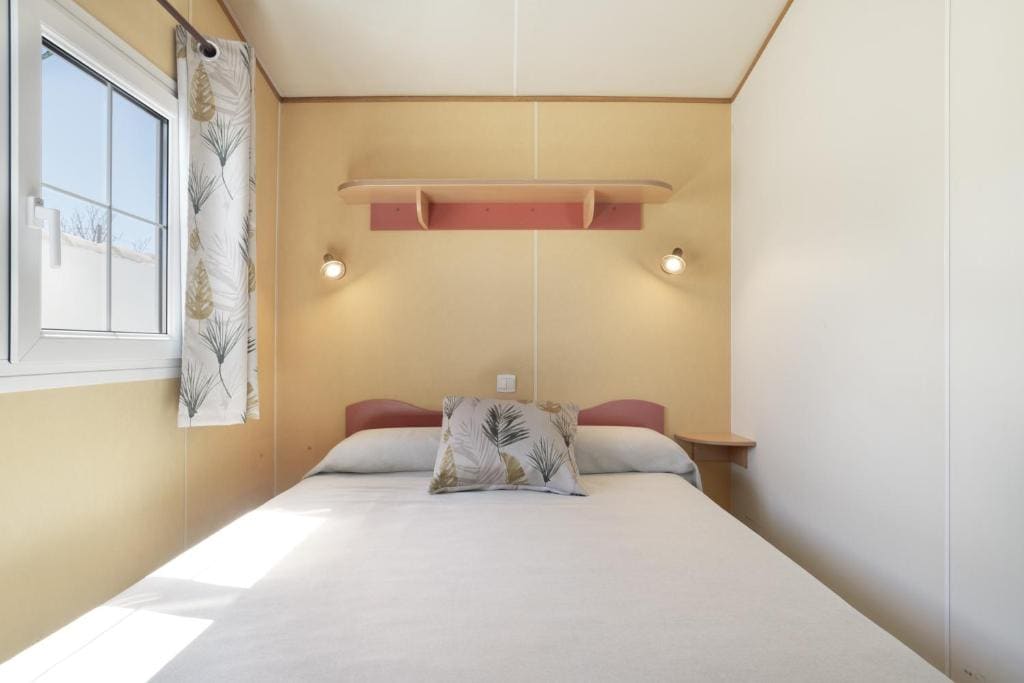 Quadruple Room with Shower room - Image 3