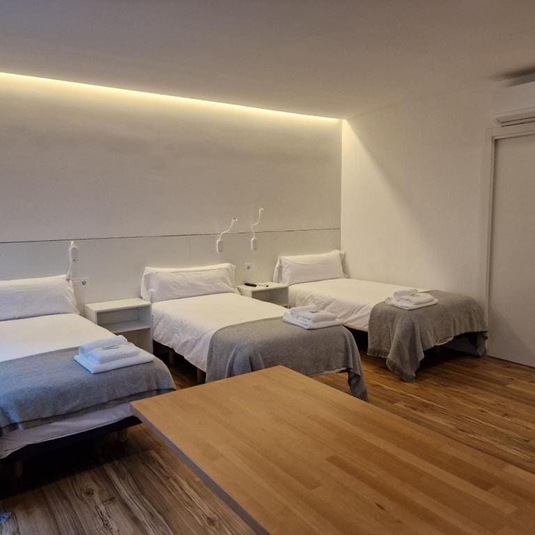 Deluxe Triple Room room - Image 3