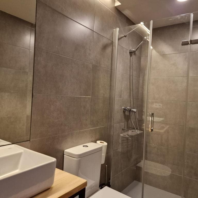Superior Twin Room with City View room - Image 3