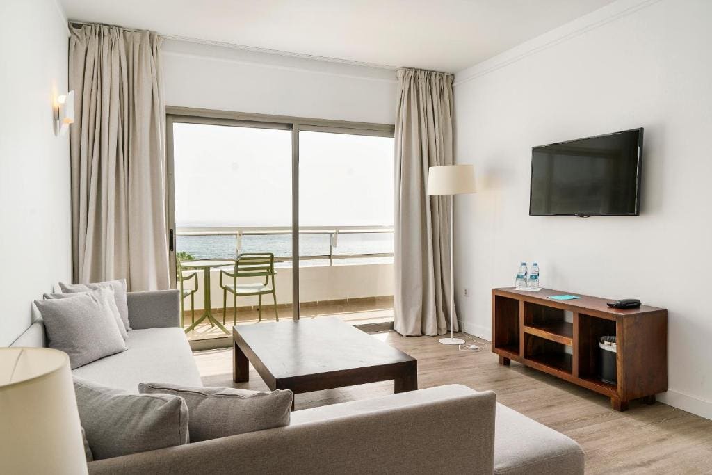 Suite Ocean View room - Image 2