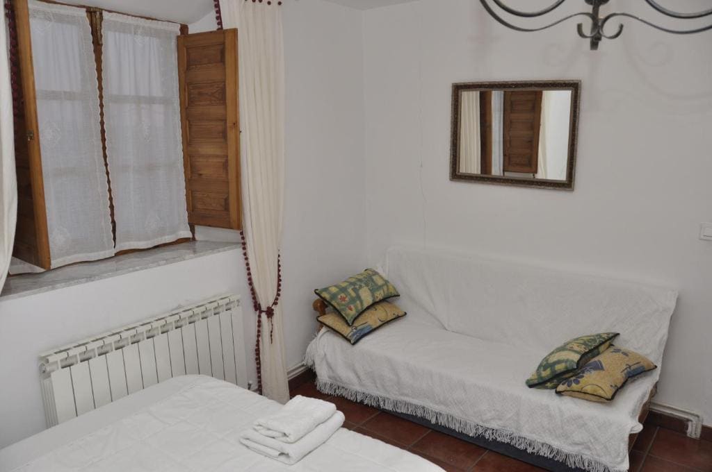 Apartment room - Image 2
