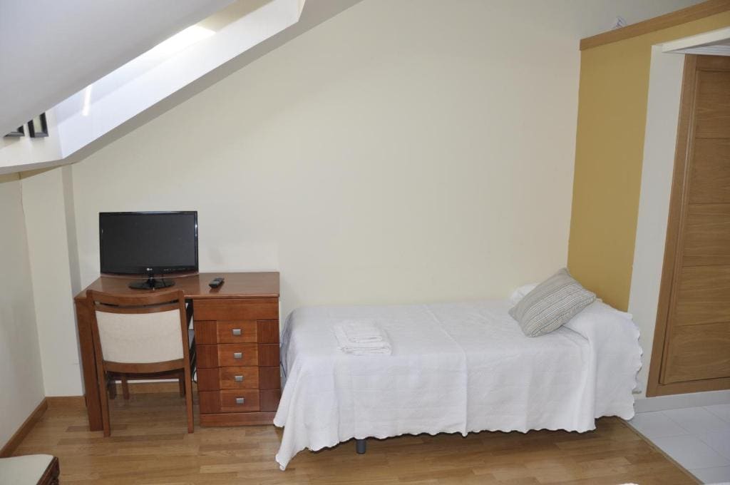 Double or Twin Room with Extra Bed room - Image 3