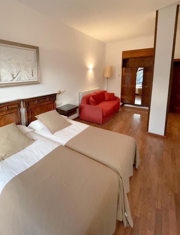 Twin Room with Extra Bed room - Image 1