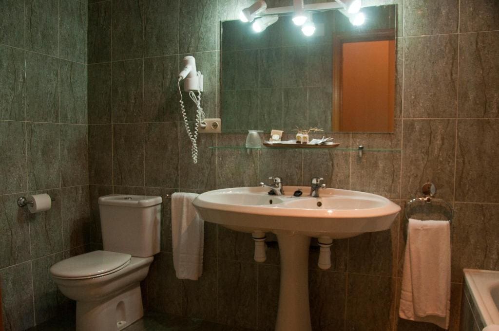 Family Room room - Image 3