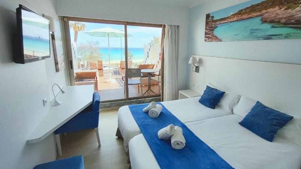 Twin Room with Sea View room - Image 1