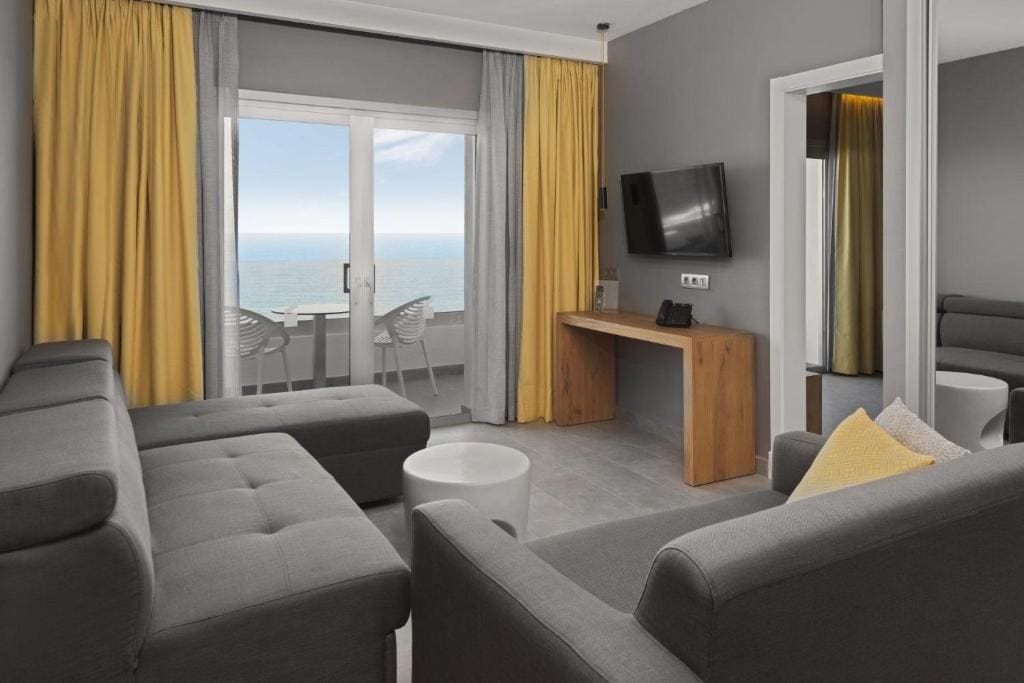 Suite room - Image 2