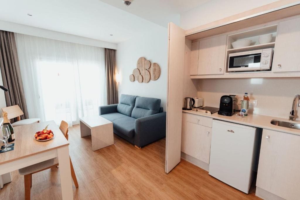 One-Bedroom Standard Apartment room - Image 1